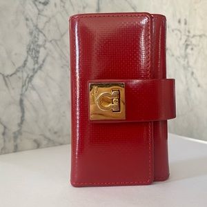 ♦️SOLD♦️Salvatore Ferragamo Red Leather & Gold Tone Gancini Hardware 6 Key Case